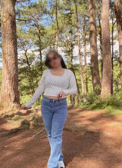 Amina, 28