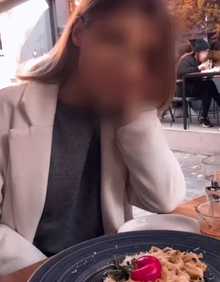 Antonia, 37
