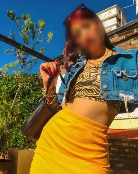 Astrid, 21