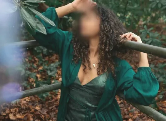 Bernadette, 36