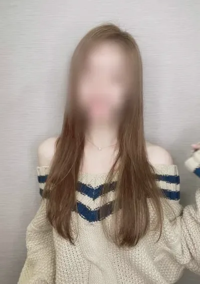 Denise, 28