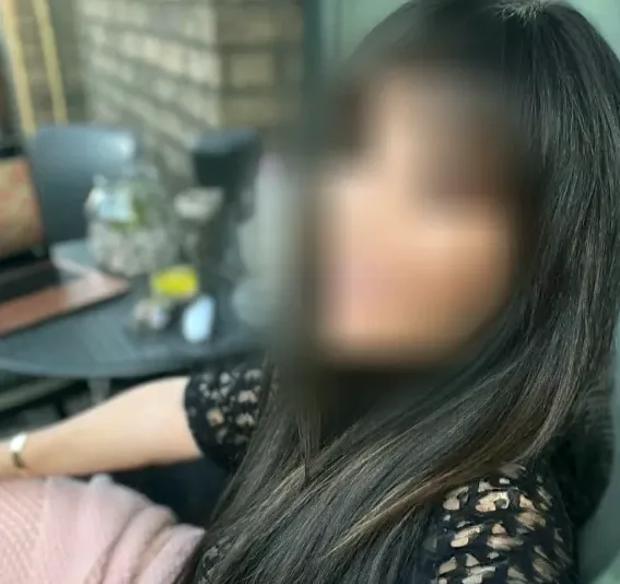 Isabella, 24