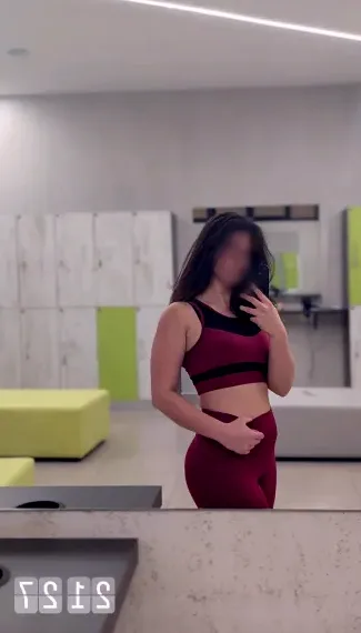 Michaela, 28