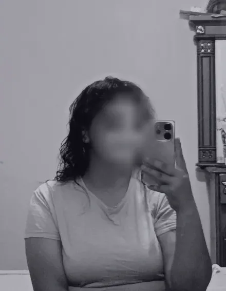 Mirela, 22