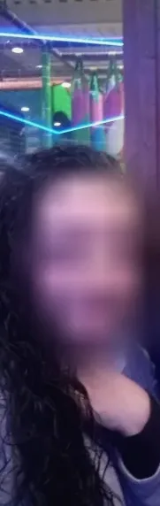 Simone, 32